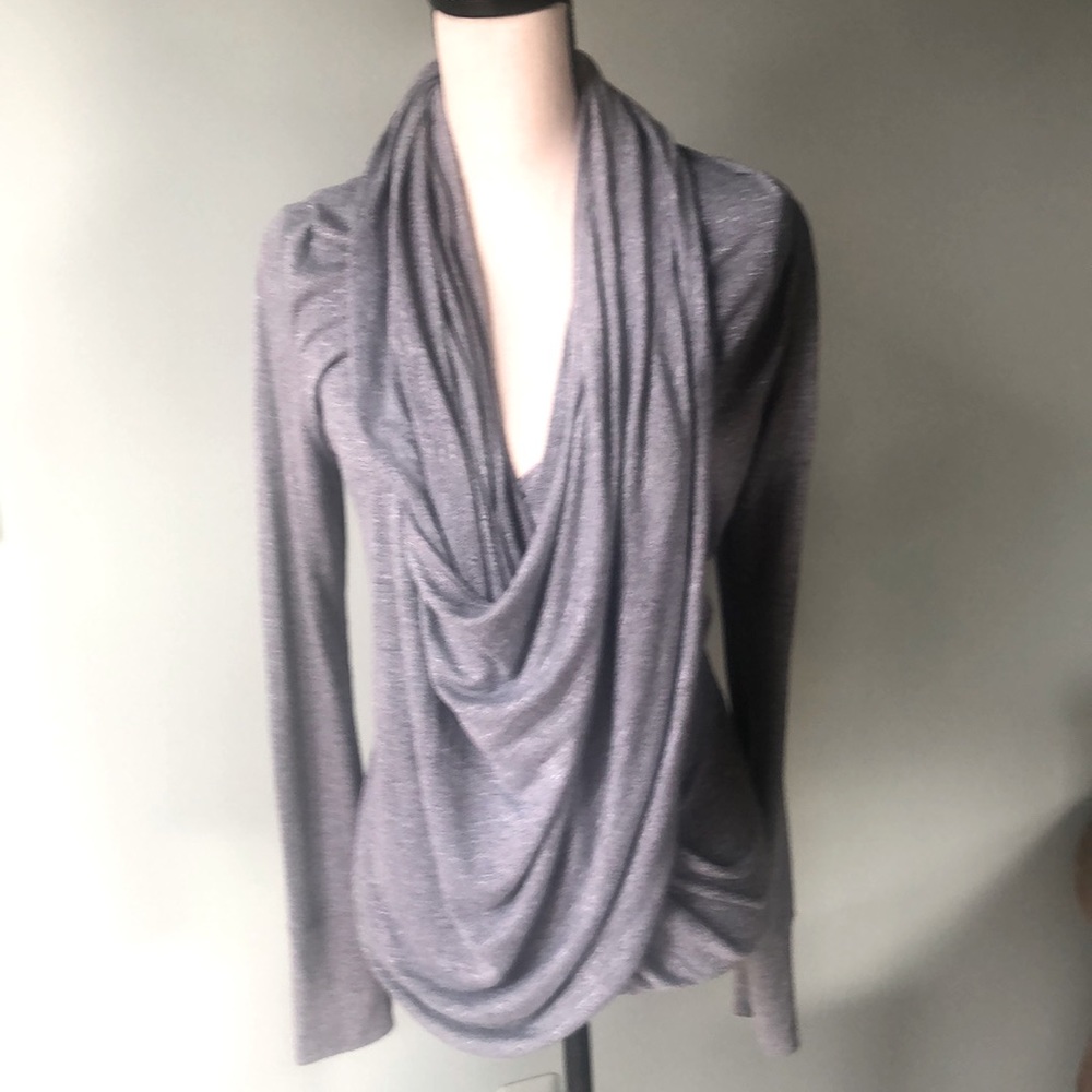 Zella top-great travel piece